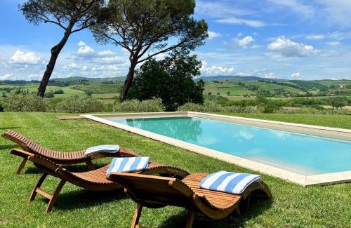 Buonconvento Villa | Villa Bergamotti with Pool, Comfort and View