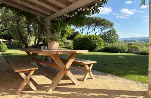 Buonconvento Villa | Villa Bergamotti with Pool, Comfort and View