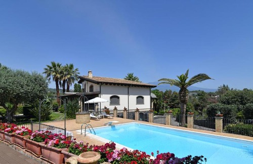 Acireale Villa | VILLA BIDDIZZA