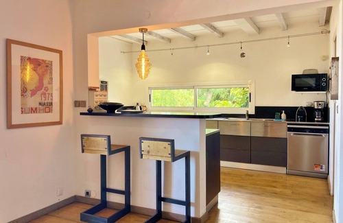 St Gilles-les-Bains House | *VILLA BLUE WAVES* - heated pool and jacuzzi