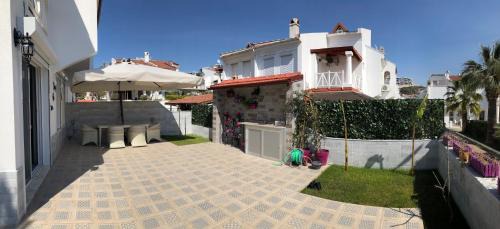 Kadnlar Denizi Mahallesi Villa | Villa Blue By The Pool, Near Sea