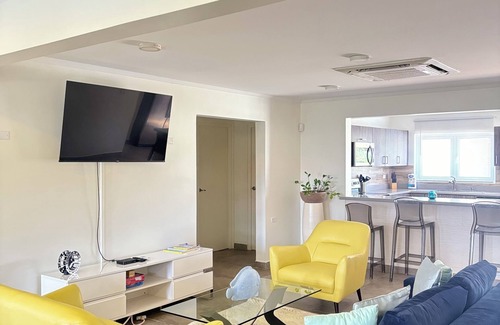 Bakval Villa | Villa Blue Heaven- 4BR-4BA-4BE, 2 min drive to BEACH!