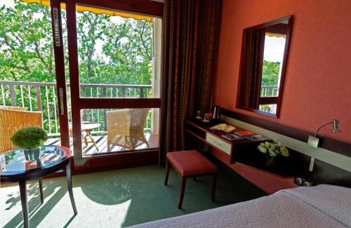 Greoux-les-Bains Hotel | Villa Borghese, The Originals Relais