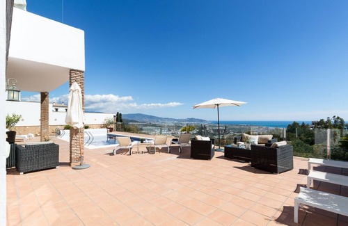 Salobrena Villa | Villa Bosque Mar with private heated pool and jacuzzi