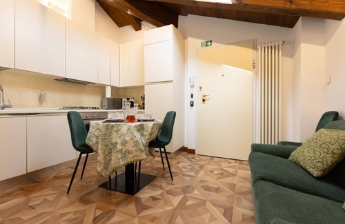 Saragozza-Porto Apartment | Villa Bottrigari BolognaRooms Attic with Terrace