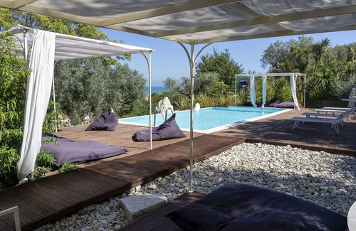 Cupra Marittima Villa | Villa Brezza Marina, private pool & sea view