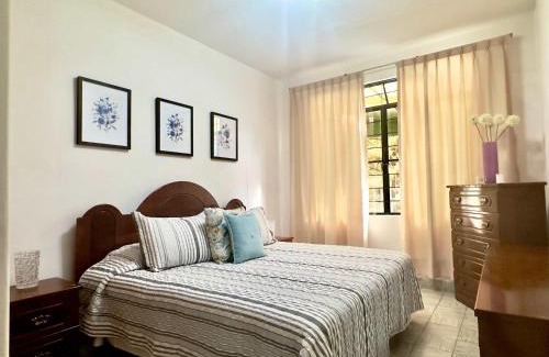 Guadalajara Municipality House | Villa by Centro Medico Occidente 3 br