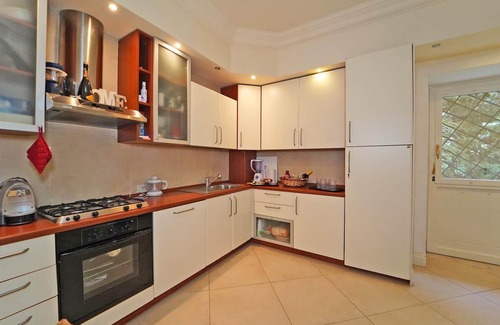 La Spezia Villa | VILLA BYRON Luxury Retreat w Pool, A /C, Free WiFi, Park near to CINQUE TERRE