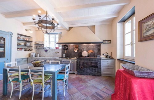 Villa di Cornia Villa | Villa 'Ca Dei Gruppi' with Mountain View, Private Terrace and Wi-Fi