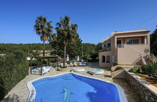 Portinatx Villa | VILLA CAS PUIG Two houses in 1 ! with 2 full kitchen, air conditioned in all the rooms!