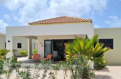 Marie Pampoen Villa | Villa Cabana Mambo Beach