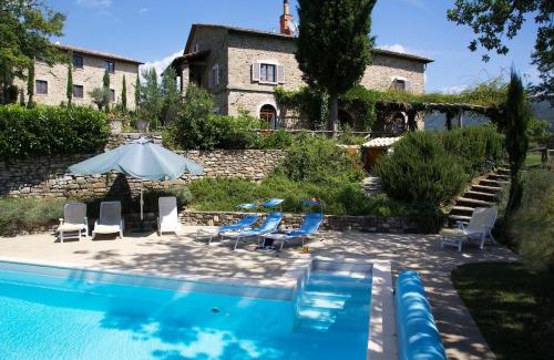Pieve Santo Stefano Villa | Villa Calcina, Beautiful Tuscan Farmhouse