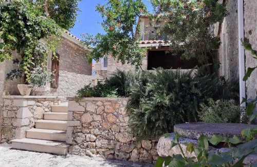 Loucha Villa | Villa Callisto- Elegant Villa with Pool