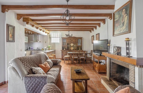 Almunecar Villa | Villa Camarón with Sea View, Pool, Terrace & Wi-Fi