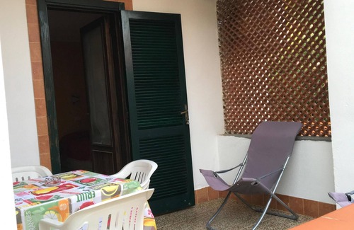 Defensola House | VILLA CARLA A Two-room apartment with garden