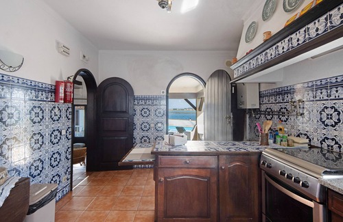 Barra Villa | Villa 'Casa Do Bico' with Balcony, Wi-Fi and Air Conditioning