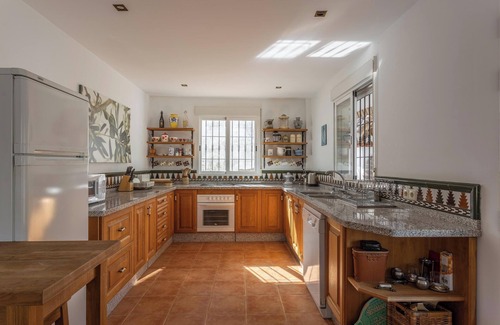 Jete Villa | Villa Casa Cristina with Mountain View, Pool, Garden, A/C & Wi-Fi