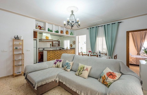 Marchena House | Villa "Casa Rural Entre Olivos" with Pool & Wi-Fi
