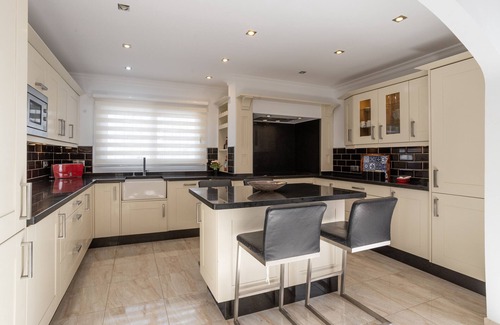Punta Lara Villa | Villa 'Casa Isabella Luxury' with Sea View, Wi-Fi and Air Conditioning
