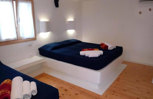 Sarroch Villa | Villa 'Casa Namaste' with Sea View, Wi-Fi and Air Conditioning