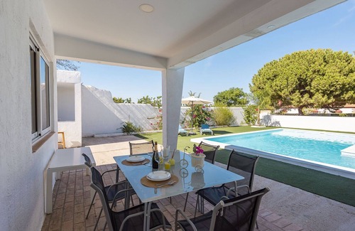 Marchena Villa | Villa "Casa Rural Villa Woris" with Private Pool, Private Garden & Wi-Fi