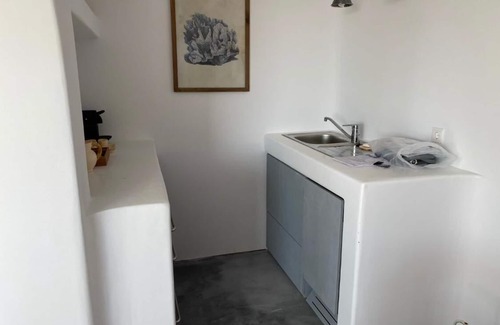 Faros Armenistis Villa | Villa Castro - Houlakia Mykonos - 4 Bedrooms - Private Pool & Jacuzzi