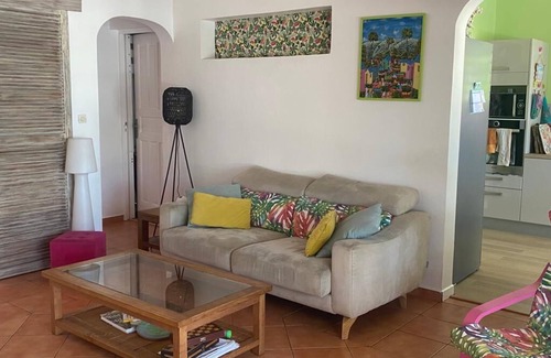Baie-Mahault Villa | Villa Centre Guadeloupe 4 Chambres 8 Personnes Piscine Jacuzzi