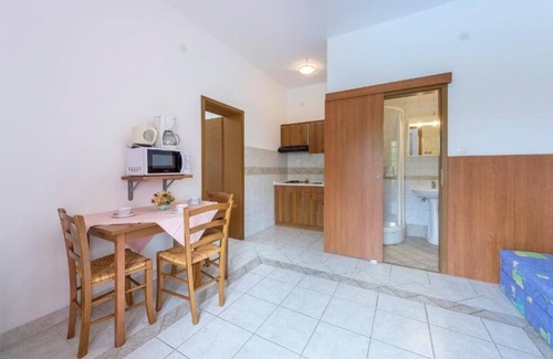Pavicini Apartment | Villa Chiara: Apartment with Balcony