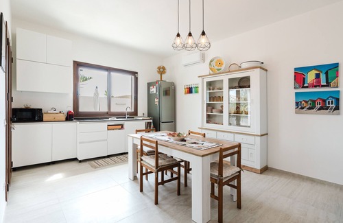 Triscina Villa | Villa "Chiara" with Sea View, Terrace, Wi-Fi & Air Conditioning