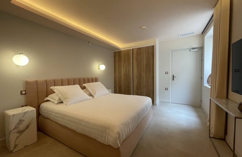 Le Grau-Du-Roi Hotel | Villa Chiesa