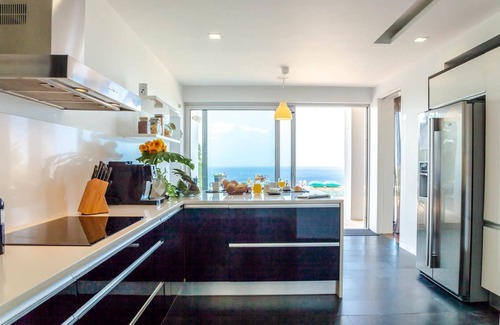 Canico House | Villa Chimera - Three Bedroom House, Sleeps 6