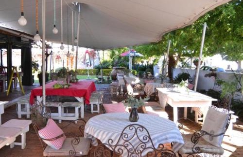Porterville House | Villa ChoCoLatt Guest House and Porta Taverna Restaurant