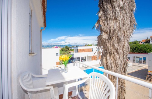 Zrce Villa | Villa Christina for up to 25 people - with pool, max. capacity 30 people