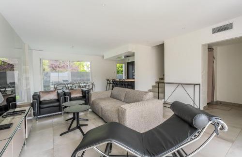 Vendargues Villa | Villa climatisée avec piscine et stationnements