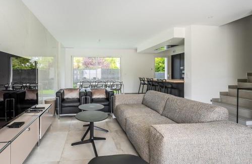 Vendargues Villa | Villa climatisée avec piscine et stationnements