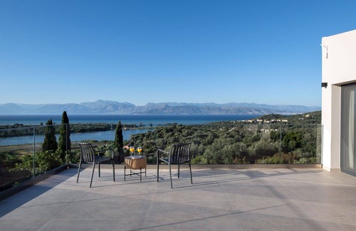 Petaleia Villa | Villa Cocona - Luxury villa with private pool