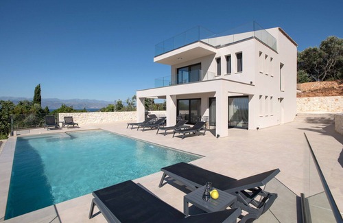 Petaleia Villa | Villa Cocona - Luxury villa with private pool