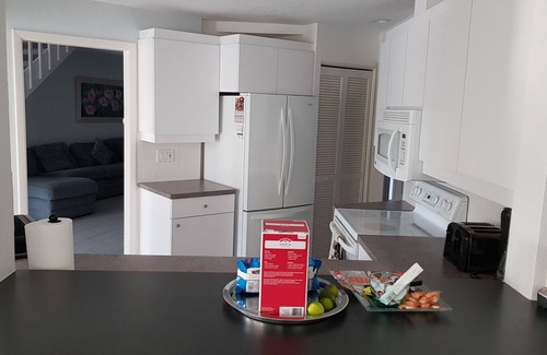 Vamo House | Villa Colleen 4 BR 4 BA, solar heated Pool near Siesta Key Beach