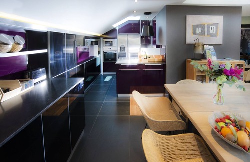Annecy Villa | Villa 'Comme Un Jardin' with Lake View, Wi-Fi and Air Conditioning