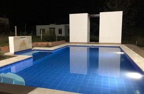 Melgar Villa | Villa con piscina privada y zona bbq en condominio