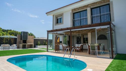 O Grove Apartment | Villa con piscina a pie de playa