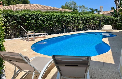 Hoya de los Patos Villa | Villa con Piscina en Club de Golf