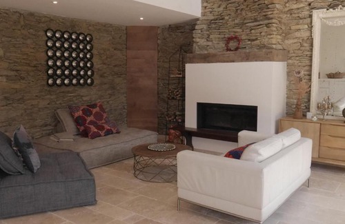 Locmaria House | Villa Contemporaine avec Jardin, à 1,5 km de la Plage: 8 pers., 2 Terrasses, Wi-Fi, Baignoire Balnéo - FR-1-418-198