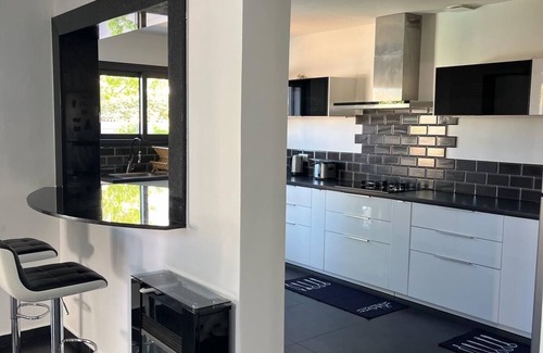 La Farlede Villa | Villa Conviviale et Familiale Avec Piscine
