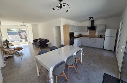 Saint-Jean-de-Monts Villa | Villa Corail: Modern & Private Pool!