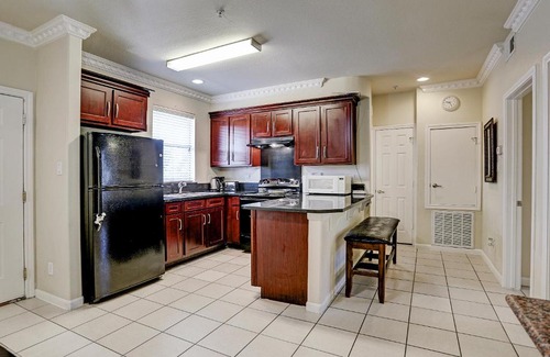 Chinatown Apartment | Villa Corporate 2 bedroom Suite Furnished Condo