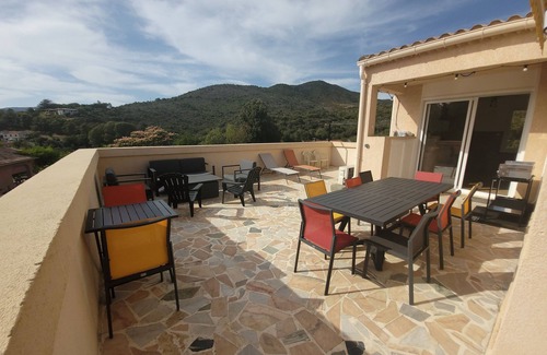 Sagone House | Villa Corse du Sud, 10 persons, swimming pool, 4 mn walk from the beach.