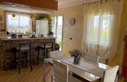 Anzio Villa | VILLA DAL PESCATORE Apartment - Elegant Retreat between Anzio & Nettuno with Garden and refined Patio - Train Station 500mt