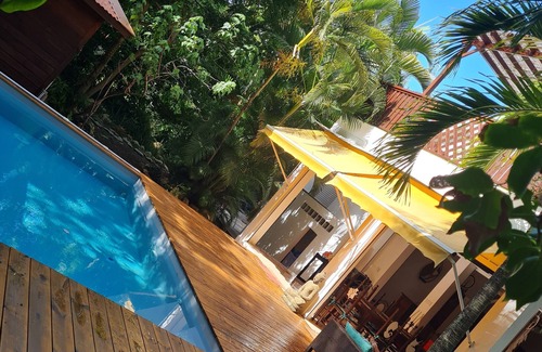 Le Moule House | Villa Dans Jardin Arboré, Piscine à Débordement, à 5 Minutes de la Plage et du