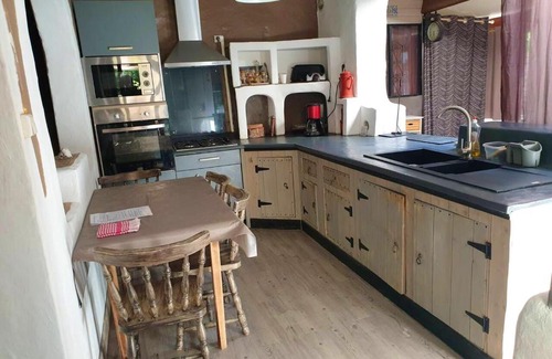 Neoules Villa | Villa de 3 chambres avec piscine privee jardin clos et wifi a Neoules